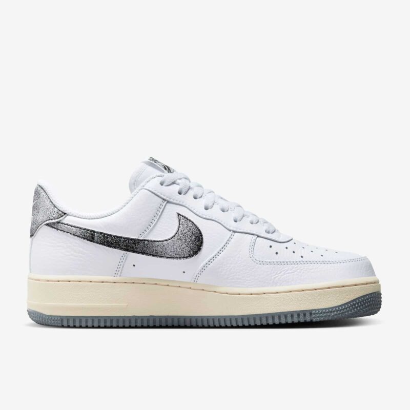 Nike Air Force 1 '07 LX DV7183-100 1