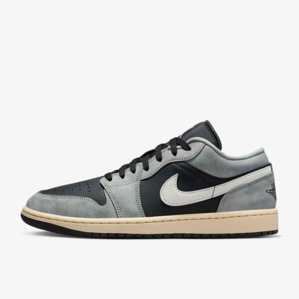 Air Jordan 1 Low SE 'Light Smoke Grey Off Noir' HQ2010-012