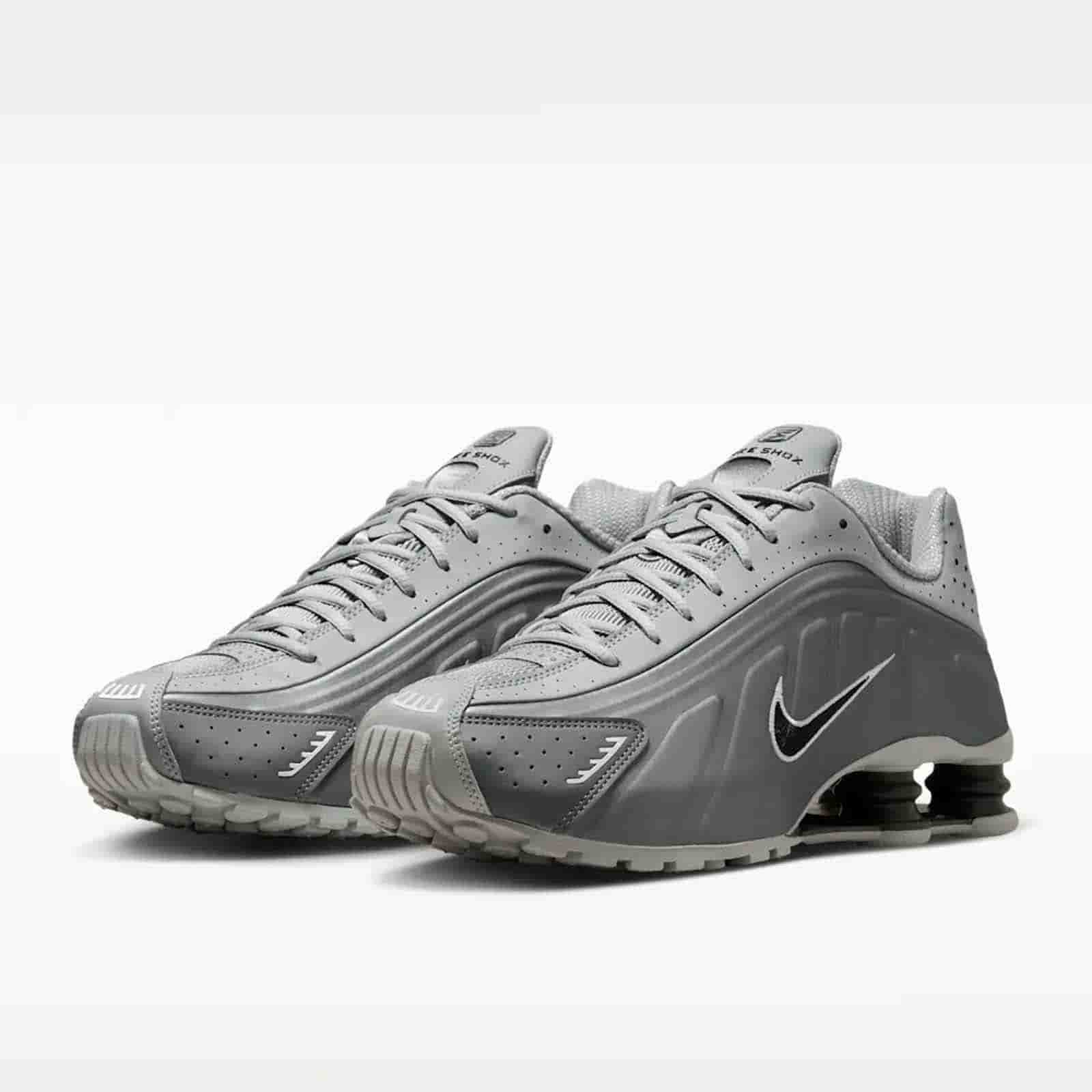 Nike Shox R4 'Light Smoke Grey Black' HQ1988-011